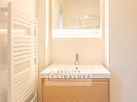 Pronájem 2+1 - přízemí, OV, 61m2, Ústí nad Labem - Klíše, Gočárova - byt2_prizemi_koupelna2.jpg