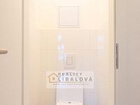 Pronájem 2+1 - 1. patro, OV, 61m2, Ústí nad Labem - Klíše, Gočárova - byt3_prvni_patro_wc.jpg