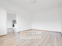 Pronájem 1+1, OV, 35 m2, Ústí nad Labem, Severní Terasa, Šípková - IMG_4966_hdr.jpg