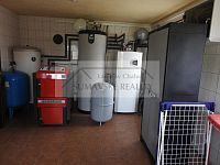 Rodinný dům na samotě s rybníkem a vlastním lesem za zády - DSCN2299.JPG