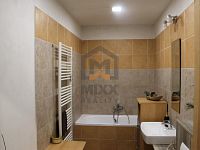 Vícegenerační rodinný dům 5+1 se pozemky 2772m2 v obci Otročín, okr. Karlovy Vary - Fotka 7