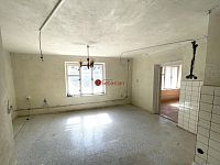 Rodinný dům na prodej – ideální k rekonstrukci - Fotka 5