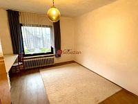 Dvougenerační dům se zahradou a terasami – klidná slepá ulice, 2 samostatné byty - Fotka 3