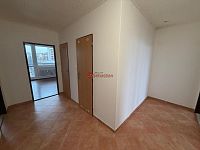 K pronájmu prostorný byt 4+1, 80m2 - Lečkova, Praha-Chodov - Fotka 1