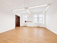 Pronájem kancelářských prostor, 182 m² – Wlachův dům, tř. Míru, Pardubice