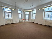 Pronájem rekonstruovaných kancelářských prostor, 182 m² – Wlachův dům, třída Míru, Pardubice - Fotka 4