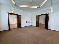 Pronájem rekonstruovaných kancelářských prostor, 182 m² – Wlachův dům, třída Míru, Pardubice - Fotka 5
