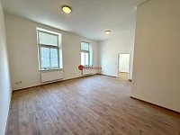 Pronájem rekonstruovaných kancelářských prostor, 71 m² – Wlachův dům, třída Míru, Pardubice - Fotka 5