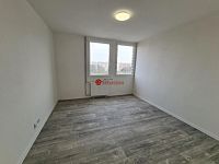 Pronájem bytu 3+1 v ulici A.Sochora v Teplicích (803) - Fotka 8