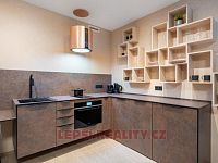 Nadstandartní byt 1+kk s balkonem - DSC02626-HDR.jpg