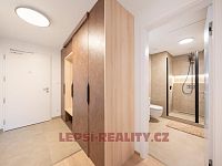 Nadstandartní byt 1+kk s balkonem - DSC02658-HDR.jpg