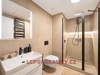 Nadstandartní byt 1+kk s balkonem - DSC02667-HDR.jpg