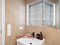 Nadstandartní byt 1+kk s balkonem - DSC02674-HDR.jpg