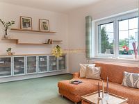 Prodej krásného a velkého  domu 4+1 se zahradou a garáží v Hradci Králové - Fotka 15