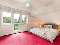 Prodej krásného a velkého  domu 4+1 se zahradou a garáží v Hradci Králové - Fotka 25