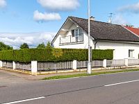 Prodej krásného a velkého  domu 4+1 se zahradou a garáží v Hradci Králové - Fotka 3