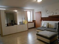 Pronájem cihlového bytu 1+KK / 42m2/  v Hradci Králové - Fotka 15