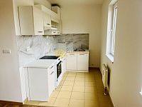 Pronájem 2+kk s terasou a parkovacím místem