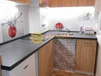 Pronájem pěkného bytu 1+ KK /37m2/ po rekonstrukci s prostornou lodžií - Fotka 2