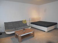 Pronájem pěkného bytu 1+ KK /37m2/ po rekonstrukci s prostornou lodžií - Fotka 3