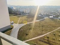 Pronájem zrekonstruovaného bytu 2+kk s lodžií - Fotka 9