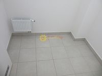 Pronájem bytu 2+kk s terasou, Svobodné Dvory, parkovací místo - Fotka 7