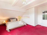 Prodej krásného a velkého  domu 4+1 se zahradou a garáží v Hradci Králové - Fotka 26