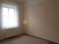 Pronájem pěkného velkého bytu 3+1 /78m2/ s balkónem v centru Hradce Králové - Fotka 5