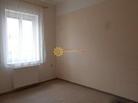 Pronájem pěkného velkého bytu 3+1 /78m2/ s balkónem v centru Hradce Králové - Fotka 5