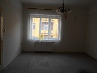 Pronájem pěkného velkého bytu 3+1 /78m2/ s balkónem v centru Hradce Králové - Fotka 6