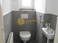 Pronájem pěkného bytu 2+1 s balkónem po kompletní rekonstrukci v centru Hradce Králové - Fotka 13