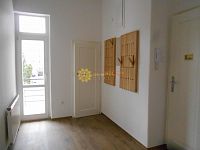 Pronájem pěkného bytu 2+1 s balkónem po kompletní rekonstrukci v centru Hradce Králové - Fotka 14