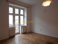 Pronájem pěkného bytu 2+1 s balkónem po kompletní rekonstrukci v centru Hradce Králové - Fotka 6