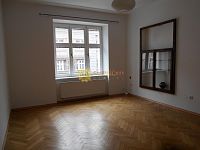 Pronájem pěkného velkého bytu 2+1 /75m2/ v centru Hradce Králové - Fotka 8