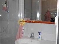 Pronájem pěkného cihlového bytu 2+1 /55m2/ s balkónem v centru Hradce Králové - Fotka 9