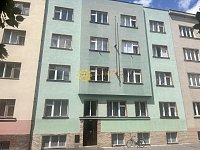 Pronájem prostorného bytu 2+1 v centru HK, balkon - Fotka 8