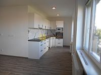 Pronájem krásného bytu 2+1 /53m2/ po rekonstrukci v centru Hradce Králové - Fotka 3