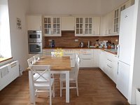 Pronájem krásného velkého bytu 4+KK /160m2/ v RD v Malšovicích v Hradci Králové - Fotka 2