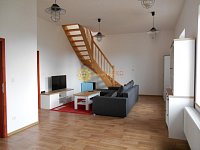 Pronájem krásného velkého bytu 4+KK /160m2/ v RD v Malšovicích v Hradci Králové - Fotka 3