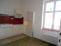 Pronájem pěkného, prostorného bytu 2+1 /75m2/ v centru Hradce Králové - Fotka 2