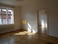 Pronájem pěkného, prostorného bytu 2+1 /75m2/ v centru Hradce Králové - Fotka 4