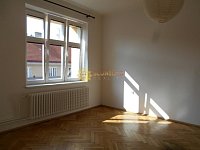 Pronájem pěkného, prostorného bytu 2+1 /75m2/ v centru Hradce Králové - Fotka 6
