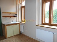 Pronájem pěkného cihlového bytu 1+1 /27m2/ v centru Hradce Králové - Fotka 2