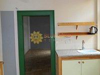 Pronájem pěkného cihlového bytu 1+1 /27m2/ v centru Hradce Králové - Fotka 3