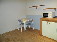 Pronájem pěkného cihlového bytu 1+1 /27m2/ v centru Hradce Králové - Fotka 4