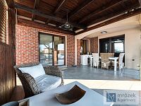 Prodej moderního rodinného domu s velkým pozemkem a vyhřívaným bazénem – Dolní Tošanovice - DSC_0022-Edit.jpg