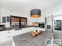 Prodej moderního rodinného domu s velkým pozemkem a vyhřívaným bazénem – Dolní Tošanovice - DSC_0049-Edit.jpg