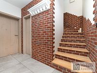 Prodej moderního rodinného domu s velkým pozemkem a vyhřívaným bazénem – Dolní Tošanovice - DSC_0115-Edit.jpg