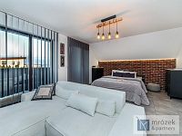 Prodej moderního rodinného domu s velkým pozemkem a vyhřívaným bazénem – Dolní Tošanovice - DSC_0157-Edit.jpg