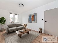 Prodej družstevního bytu 2+1 po kompletní rekonstrukci - 1.jpg